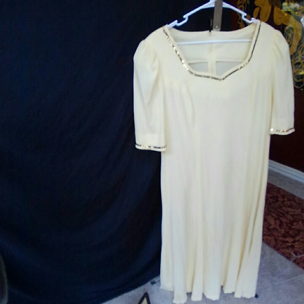 Stunning vintage dress